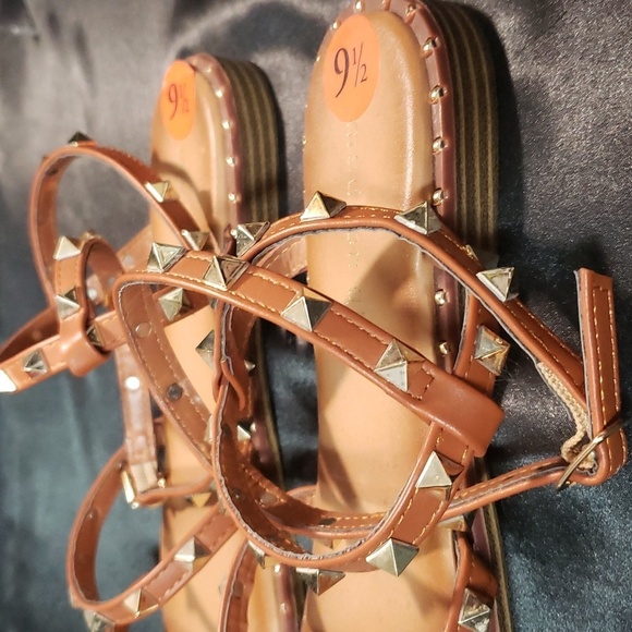 Madden Girl Brown 3-Strap with Ankle Wrap/Gold Studs Sandals - Picture 4 of 6